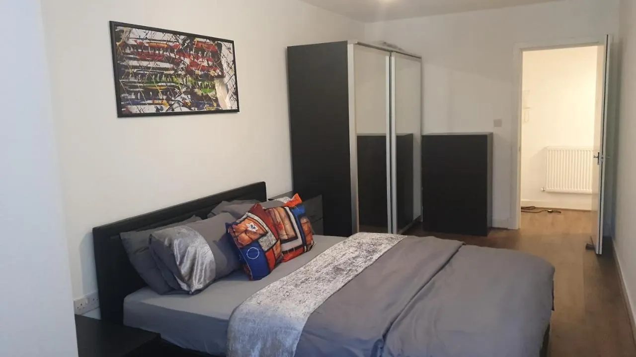Double Room With Shared Bathroom Лондон Великобритания